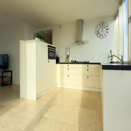 Luxury Beachfront For 5 شقة