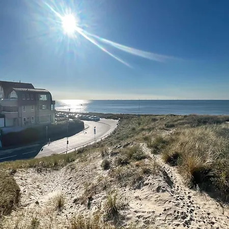 Luxury Beachfront For 5 شقة